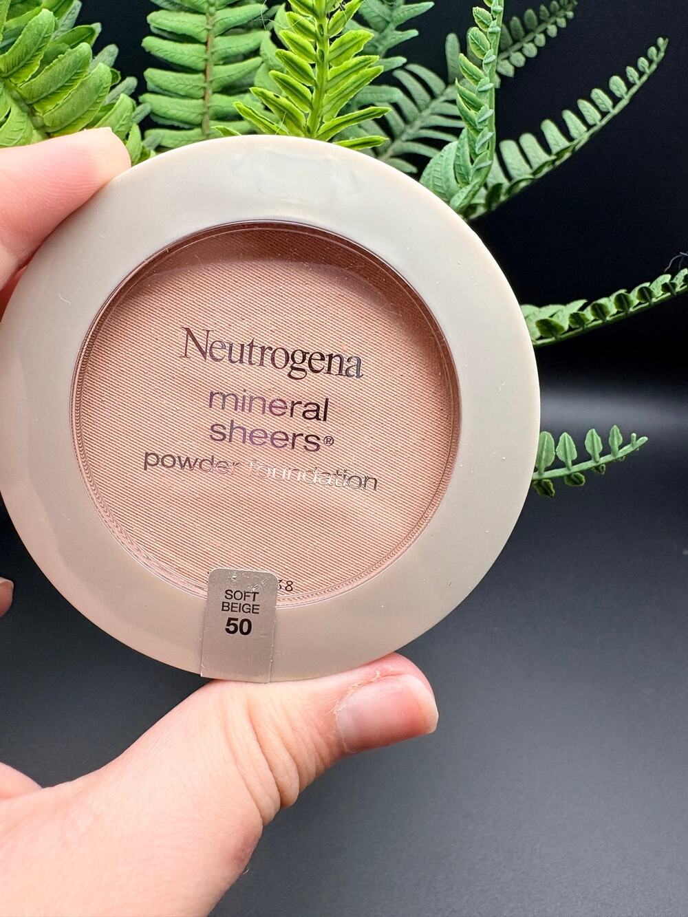 Neutrogena Mineral Sheers Powder Foundation - Soft Beige 50 (New/Sealed)